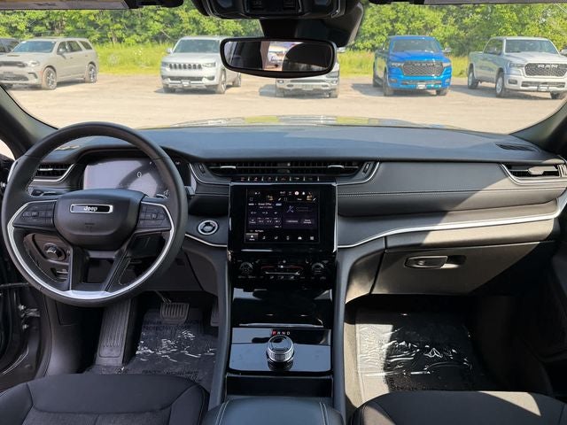 2024 Jeep Grand Cherokee Laredo X 4x4
