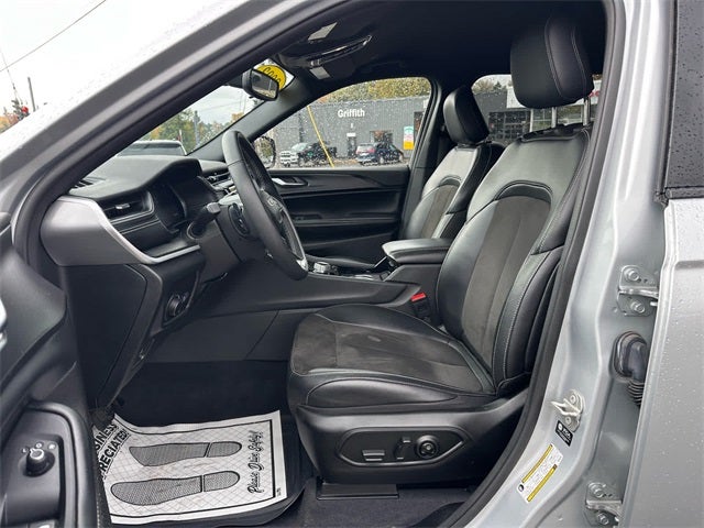 2023 Jeep Grand Cherokee L Altitude 4x4