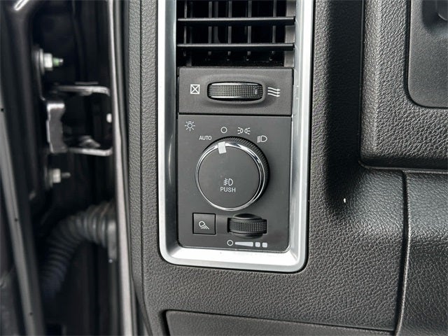 2022 RAM 1500 Classic Warlock Quad Cab 4x4 6'4' Box