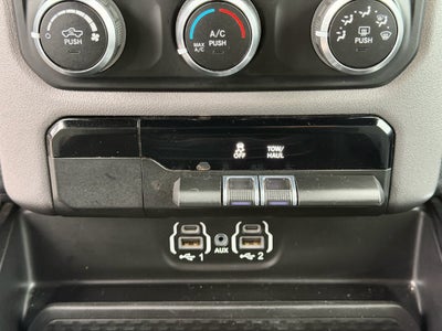 2023 RAM 1500 Big Horn Crew Cab 4x4 5'7' Box