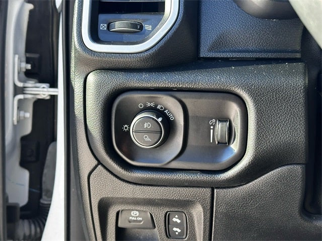 2022 RAM 1500 Big Horn Quad Cab 4x4 6'4' Box