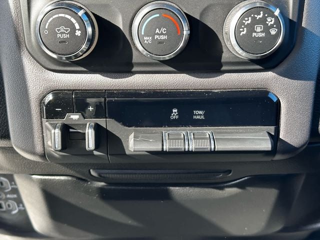 2019 RAM 1500 Big Horn/Lone Star Quad Cab 4x4 6'4' Box