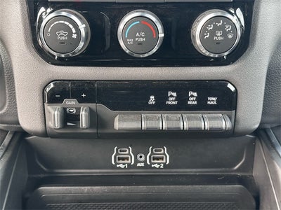 2025 RAM 1500 Big Horn Crew Cab 4x4 5'7' Box