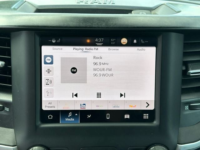 2022 RAM 1500 Big Horn Crew Cab 4x4 5'7' Box
