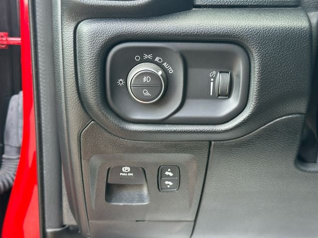 2022 RAM 1500 Big Horn Crew Cab 4x4 5'7' Box