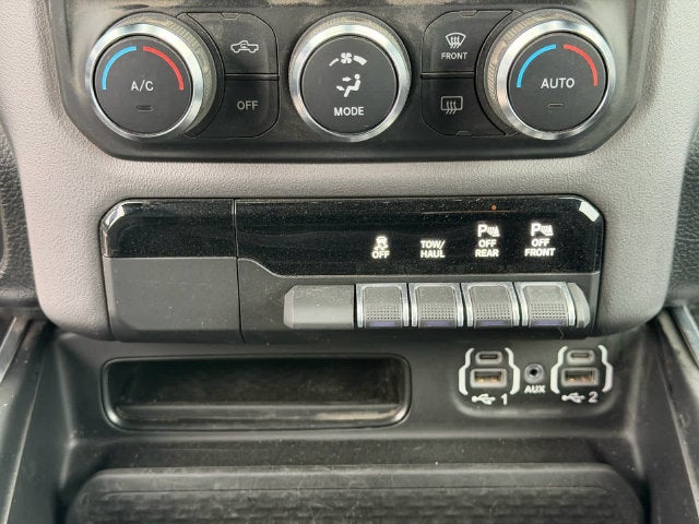 2023 RAM 1500 Big Horn Crew Cab 4x4 5'7' Box