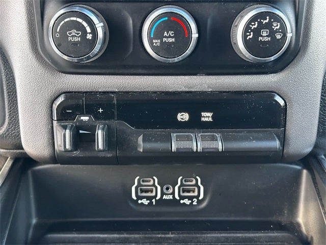 2019 RAM 2500 Big Horn Crew Cab 4x4 6'4' Box