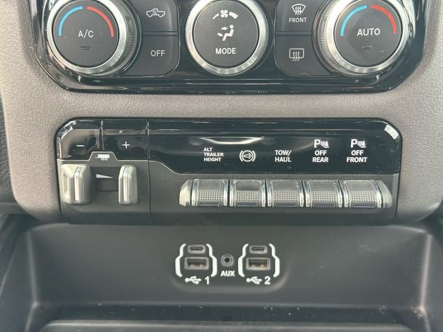 2022 RAM 2500 Big Horn Crew Cab 4x4 6'4' Box