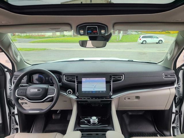 2023 Jeep Wagoneer Base