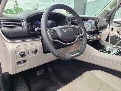 2023 Jeep Wagoneer Base