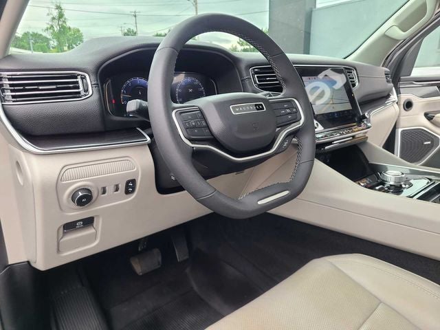 2023 Jeep Wagoneer Base