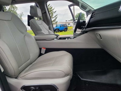 2023 Jeep Wagoneer Base