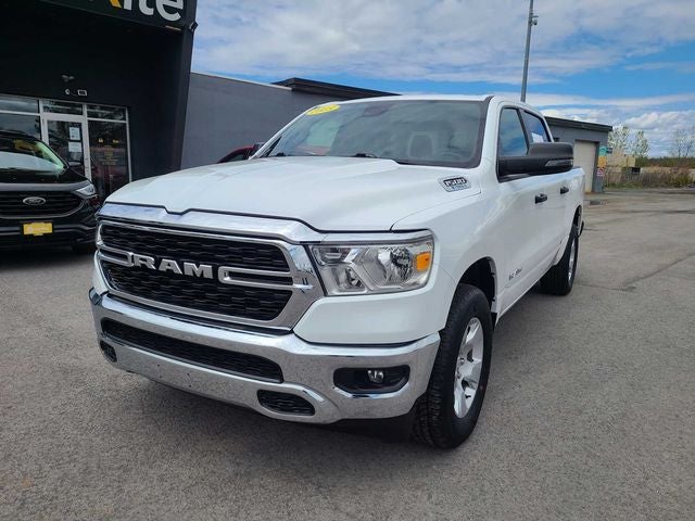 2023 RAM 1500 Big Horn/Lone Star 4x4 Crew Cab 5'7's photo