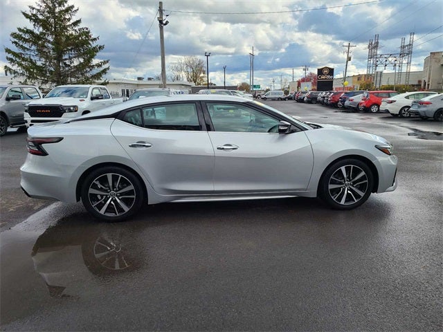 2023 Nissan Maxima SV