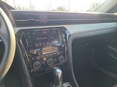 2022 Volkswagen Passat 2.0T SE