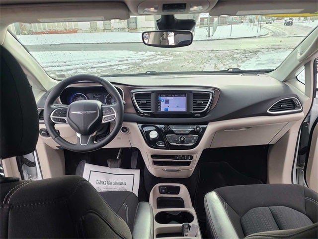 2024 Chrysler Voyager LX