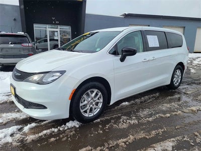 2024 Chrysler Voyager LX