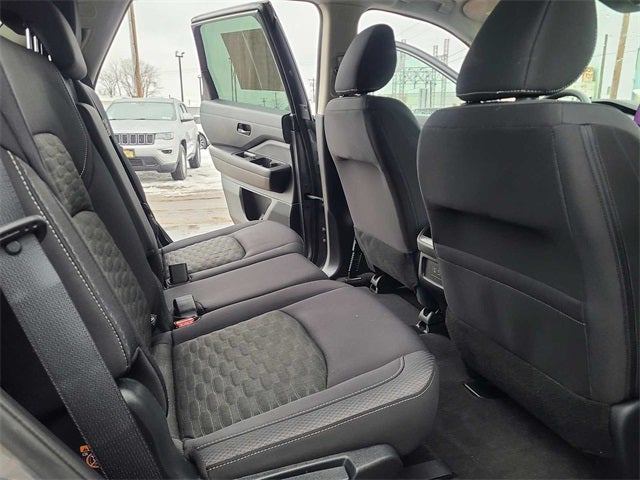 2023 Nissan Pathfinder S