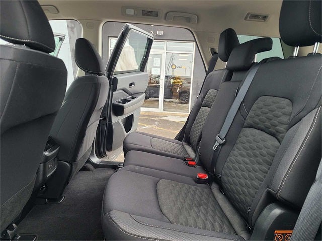 2023 Nissan Pathfinder S