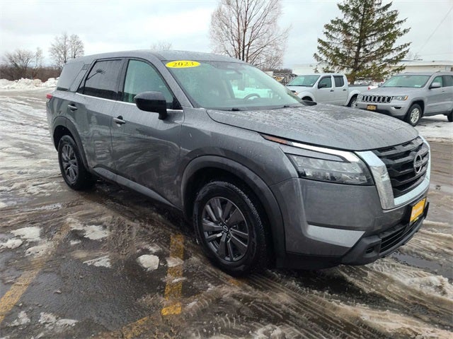 2023 Nissan Pathfinder S