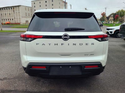 2024 Nissan Pathfinder SV