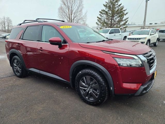 2022 Nissan Pathfinder SV