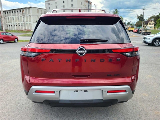 2022 Nissan Pathfinder SL