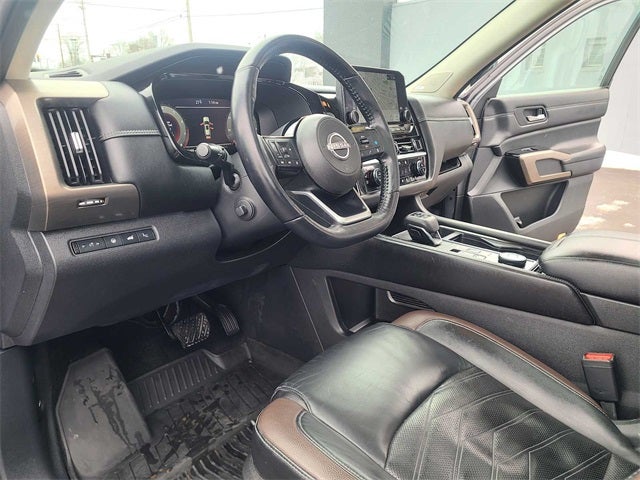 2022 Nissan Pathfinder Platinum