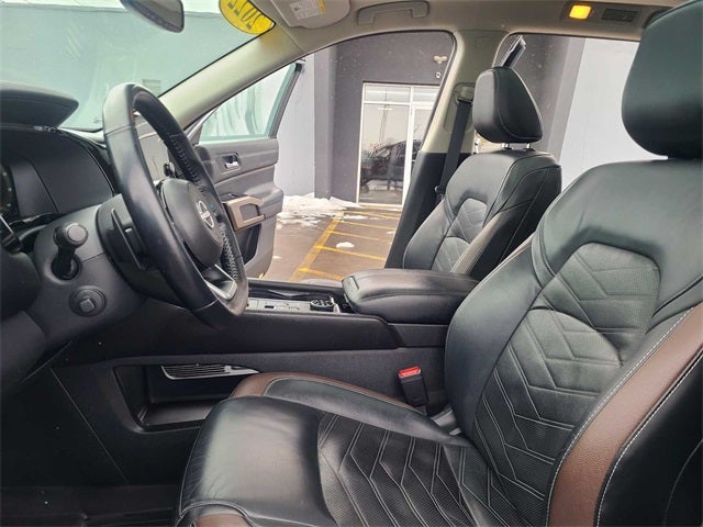 2022 Nissan Pathfinder Platinum