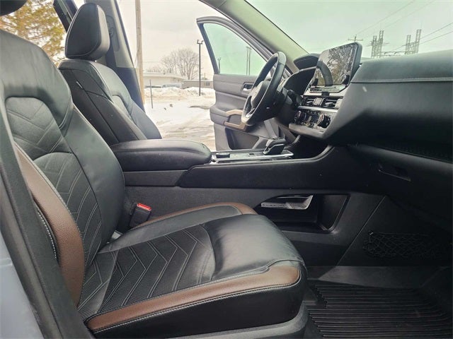 2022 Nissan Pathfinder Platinum