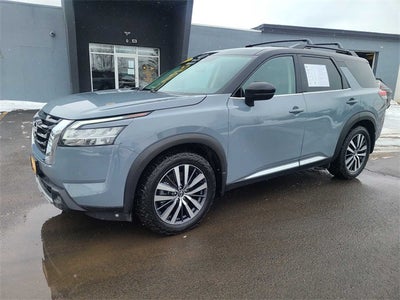 2022 Nissan Pathfinder Platinum