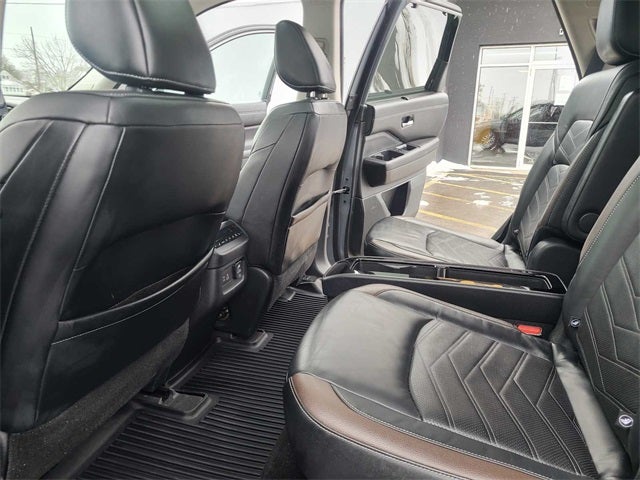 2022 Nissan Pathfinder Platinum