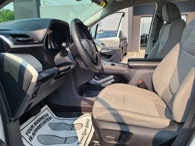 2023 Toyota Sienna LE 8 Passenger