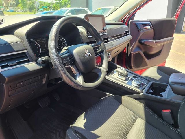 2022 Mitsubishi Outlander ES