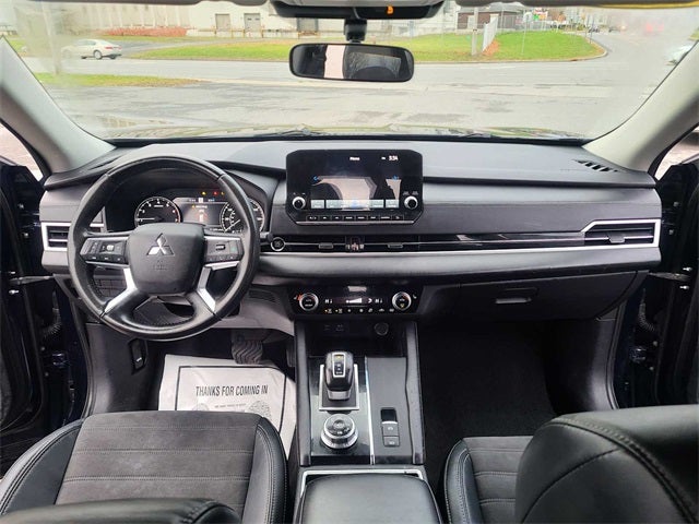 2023 Mitsubishi Outlander SE