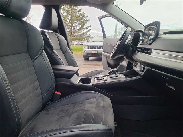 2023 Mitsubishi Outlander SE