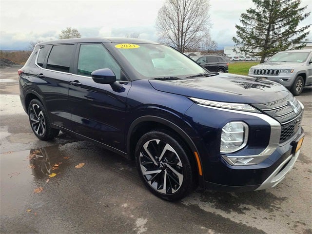 2023 Mitsubishi Outlander SE