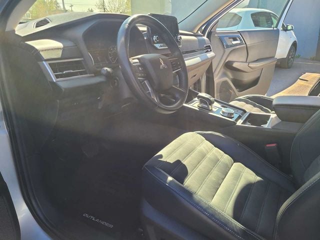 2022 Mitsubishi Outlander SE