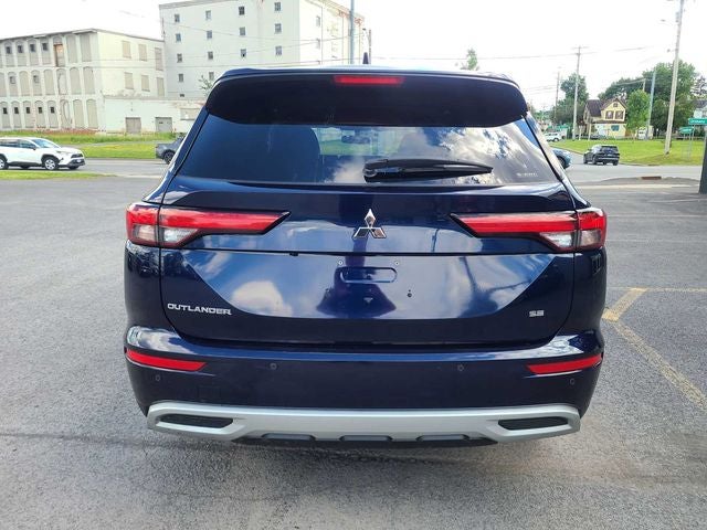 2023 Mitsubishi Outlander SE