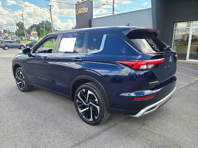 2023 Mitsubishi Outlander SE