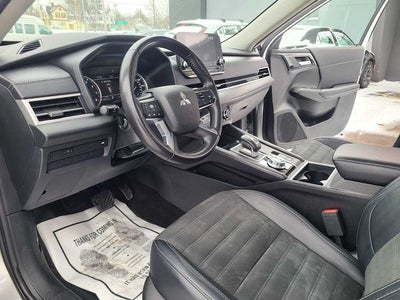 2024 Mitsubishi Outlander SE